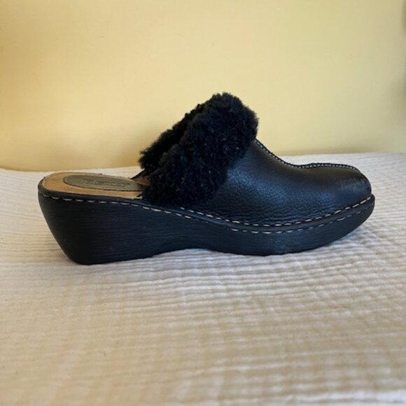Born / B.O.C. Black Leather Shearling Wedge Clogs 10 - Picture 4 of 11